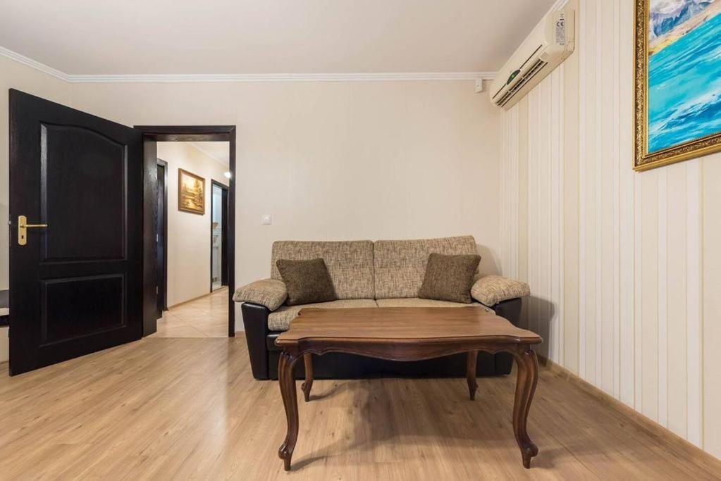 Vazov Residence , Two Bedroom Top Centre Apartment Varna Dış mekan fotoğraf